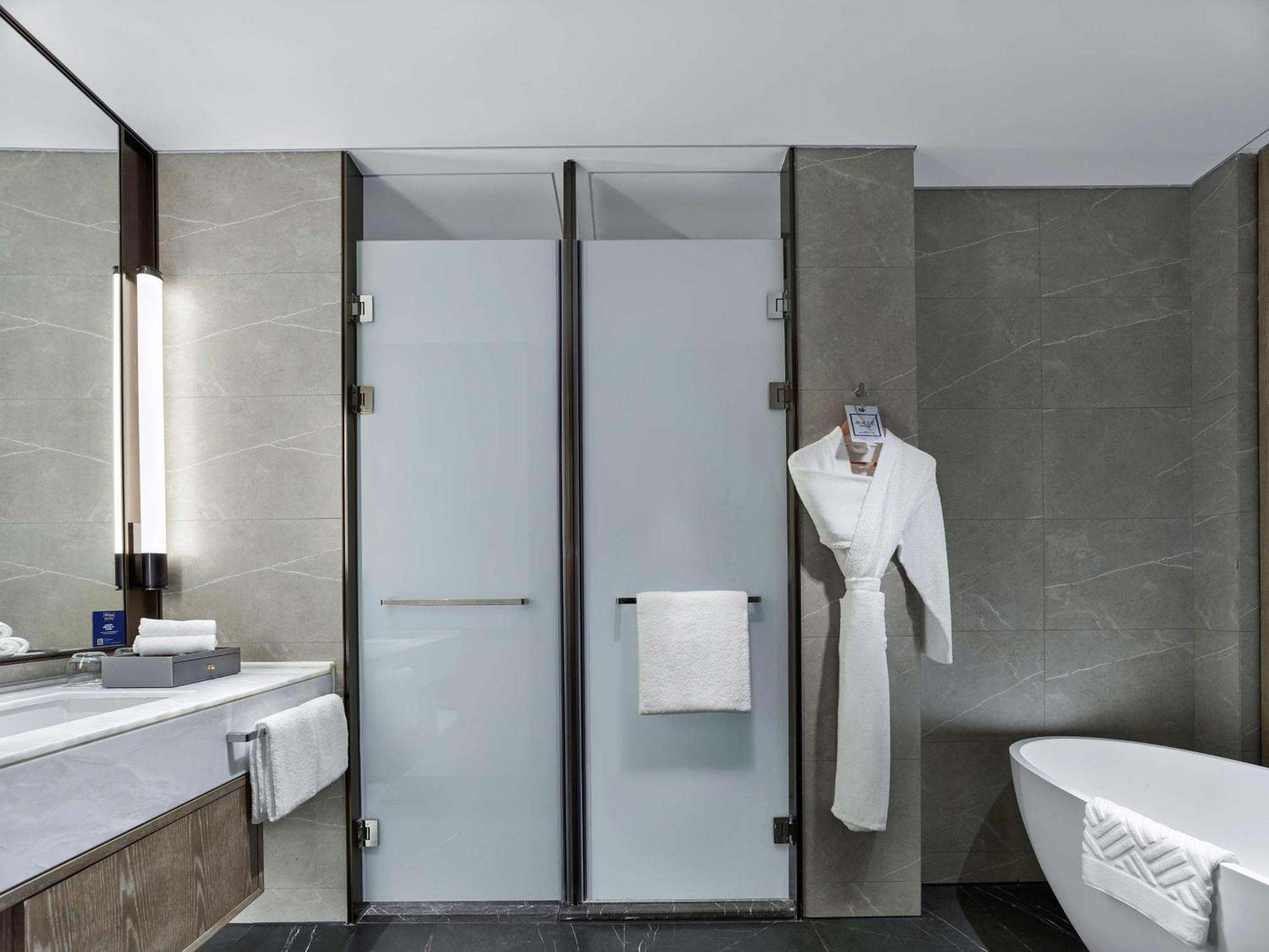 Отель Hilton Цзясин Экстерьер фото